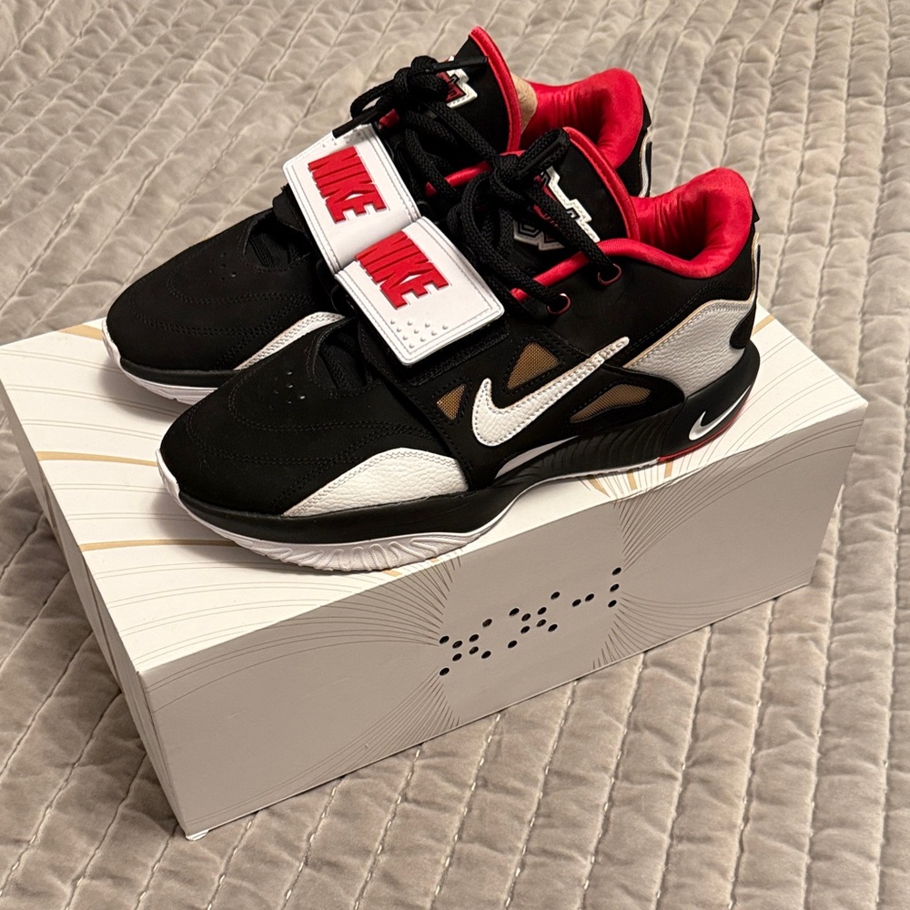 Nike LeBron 21 93 aka Prime Bron’s mens 10.5 worn with original box!